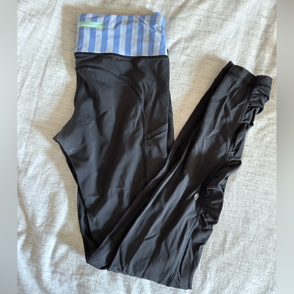Lululemon Speed Up Tight Leggings, size 8